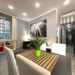 Appartamento Redi Sette, Milano