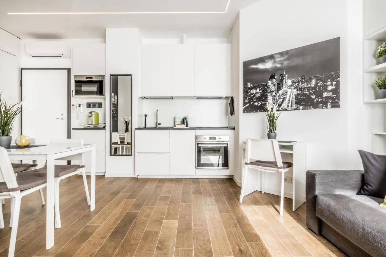 City Life House-Yellow San Siro & Duomo Milan Apartment